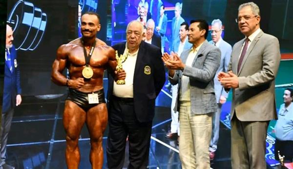 وزير الشباب والرياضة يسلم الميداليات للفائزين بـ البطولة الإفريقية لكمال الأجسام