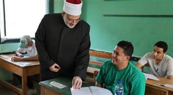 وكيل الأزهر يتفقد لجان اللغة الإنجليزية بمصر الجديدة ويشيد بالتزام الطلاب