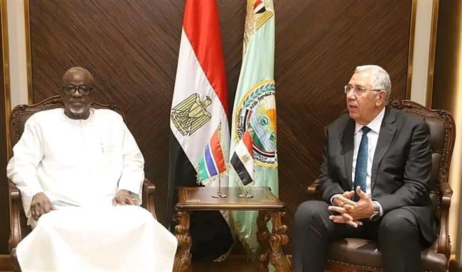 وزير الزراعة يستقبل وزير الري بدولة جامبيا