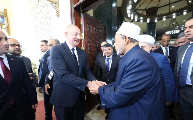 رئيس أذربيجان يدعو شيخ الأزهر لزيارة البلاد وحضور قمتي المناخ وقادة الأديان