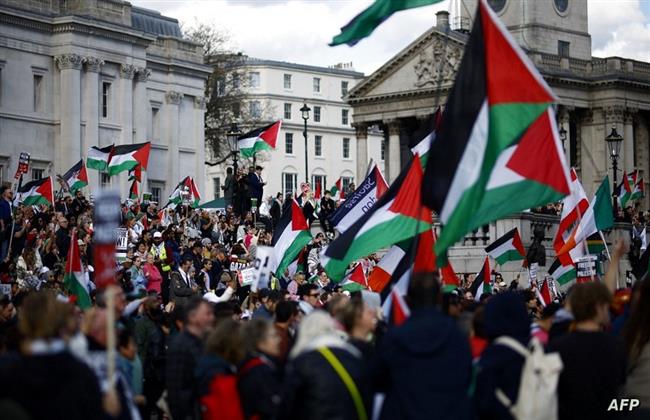 الآلاف يطالبون بوقف فوري لإطلاق النار في غزة خلال مسيرة في لندن