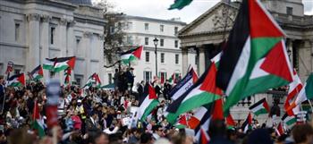   أيديكم ملطخة بالدماء.. تظاهرة مؤيدة للفلسطينيين في لندن تطالب بوقف إطلاق النار