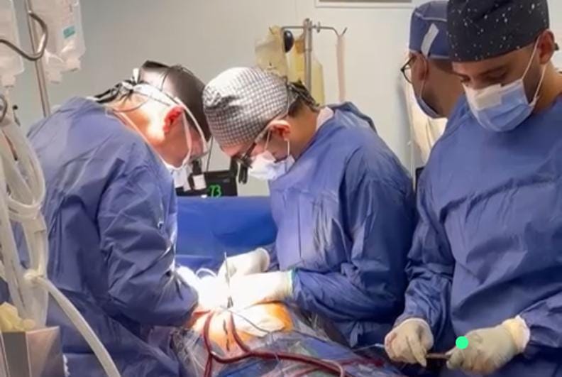إنجاز طبي.. "جراحة القلب" بمستشفيات جامعة قناة السويس ينقذ حياة مريض بعملية دقيقة