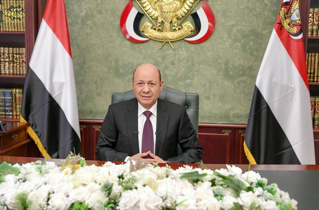 رئيس مجلس القيادة اليمني يهنئ الغزواني بفوزه بولاية رئاسية جديدة