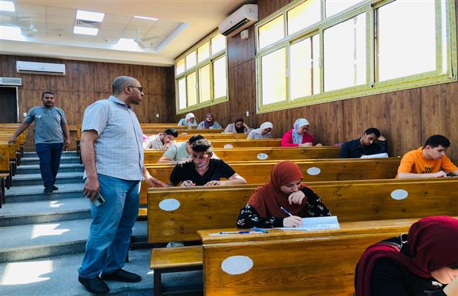 انتهاء امتحانات الفرقتين الأولى والثانية ببرنامج الطب والجراحة بـ جامعة جنوب الوادي الأهلية