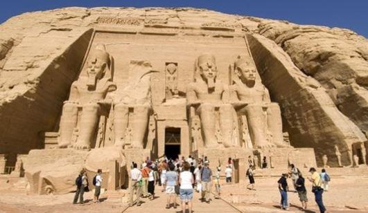 السياحة: أكثر من 7 ملايين سائح بإيرادات 6.6 مليار دولار خلال النصف الأول من 2024