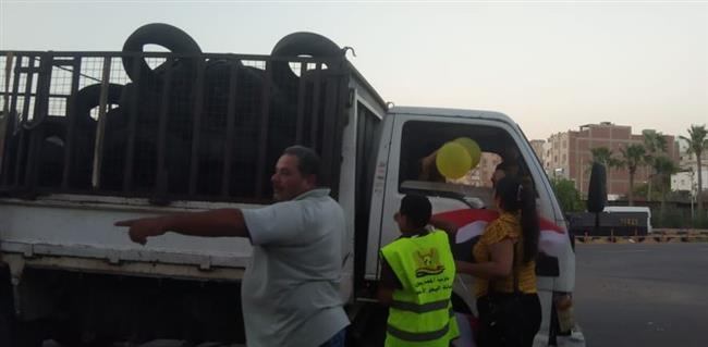 بالأعلام والأغاني الوطنية.. حزب ”المصريين“ يُحيي ذكرى 30 يونيو في البحر الأحمر