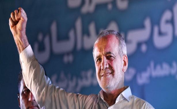 تعرف على موعد مراسم تنصيب الرئيس الإيراني الجديد مسعود بزشكيان