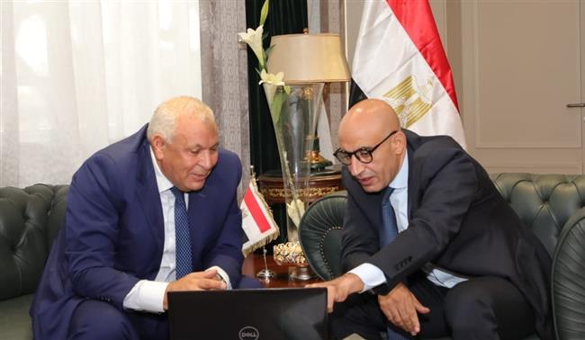 وزير التعليم يستعرض مع محافظ الوادي الجديد جهود المحافظة في تطوير العملية التعليمية