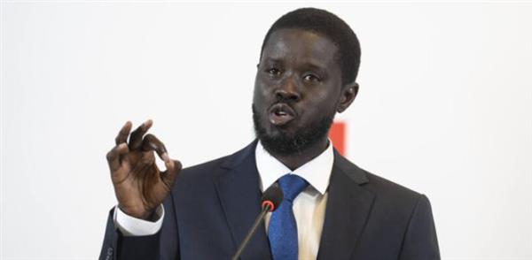 راديو فرنسا الدولى يعلق على أداء الرئيس السنغالى خلال المائة يوم الأولى له فى السلطة
