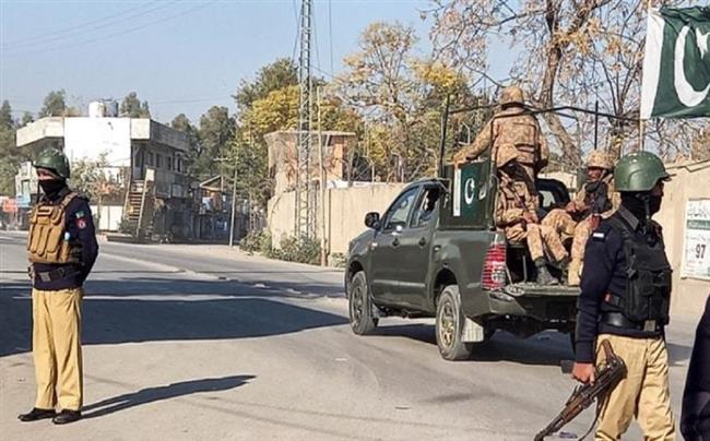 مقتل ثلاثة جنود في تبادل لإطلاق النار مع مسلحين شمال غربي باكستان