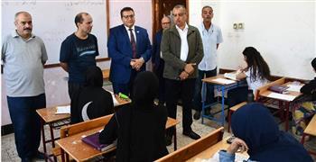 محافظ جنوب سيناء يعد طلاب الثانوية العامة بنقل شكاواهم لوزير التعليم