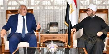  وزير الأوقاف يبحث التعاون مع محافظ الوادي الجديد 