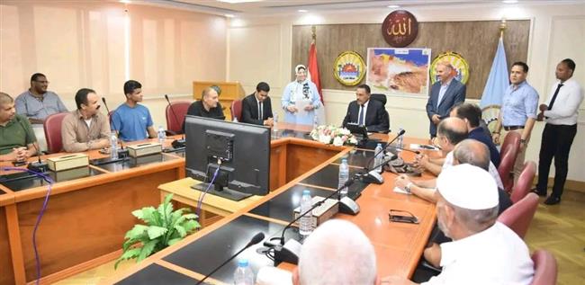 محافظ مطروح يبحث مراحل التخطيط للمرحلة الثانية من مبادرة "حياة كريمة"                                       