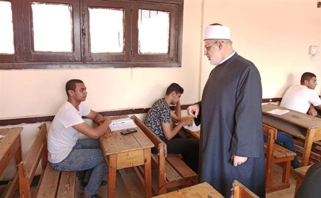 وكيل الأزهر يتفقد امتحانات الثانوية الأزهرية بمنطقة الشرقية