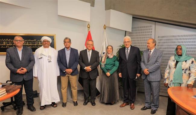 مدير مكتبة الإسكندرية يستقبل وفداً من " منتدى النمو الأخضر "