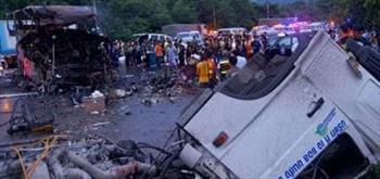 مصرع وإصابة 17 شخصا إثر اصطدام حافلة بشاحنة شمالي الفلبين