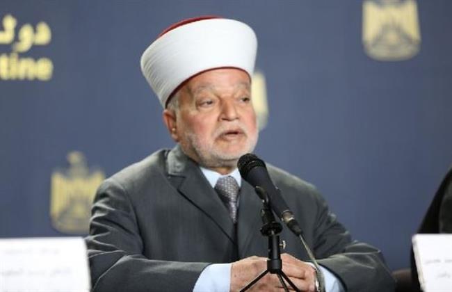 مفتي الديار الفلسطينية : سقف صحن المسجد الإبراهيمي الشريف انتهاك لقدسيته