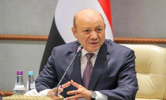 رئيس مجلس القيادة اليمني يبحث مع سفيري المملكة المتحدة والإمارات العلاقات الثنائية 