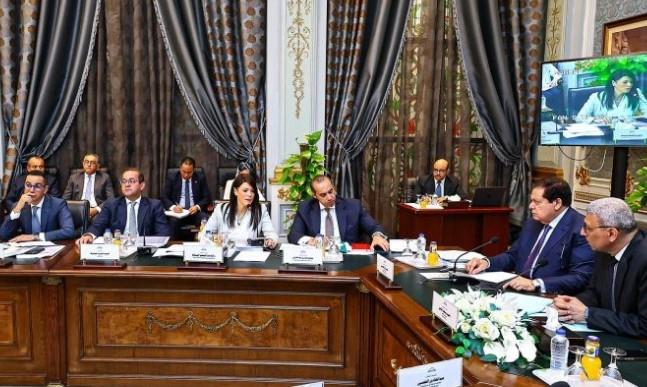 الحكومة تشيد بمناقشات اللجنة الخاصة وتصفها بالشفافية والمصارحة