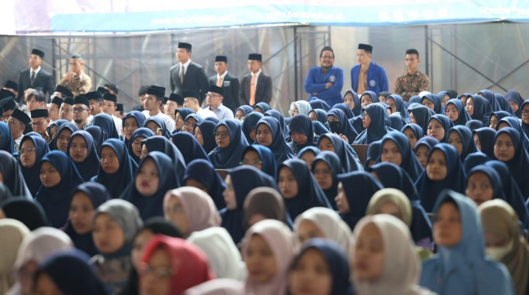 استقبال حاشد لـ شيخ الأزهر خلال زيارته لمعاهد دار النجاح الإسلامية بإندونيسيا