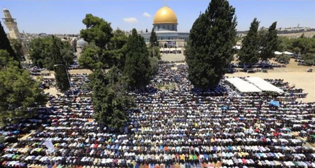 35 ألفا يؤدون صلاة الجمعة في المسجد الأقصى