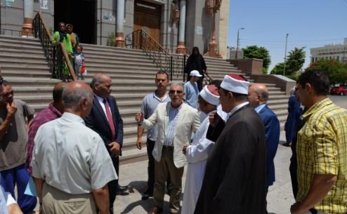 محافظ الإسماعيلية للمواطنين: علينا التكاتف لإعادة المحافظة لمظهرها الحضاري المميز