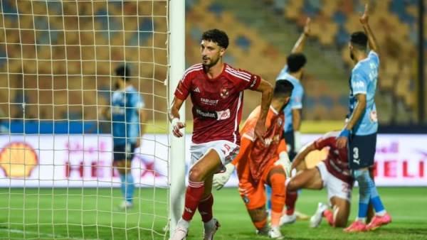 الأهلي يفوز على بيراميدز 3-2 في قمة مثيرة بالدوري