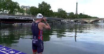 وزيرة الرياضة الفرنسية تسبح في نهر السين قبل اسبوعين من انطلاق أولمبياد باريس