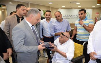 محافظ الإسماعيلية يتفقد المجمع الطبي