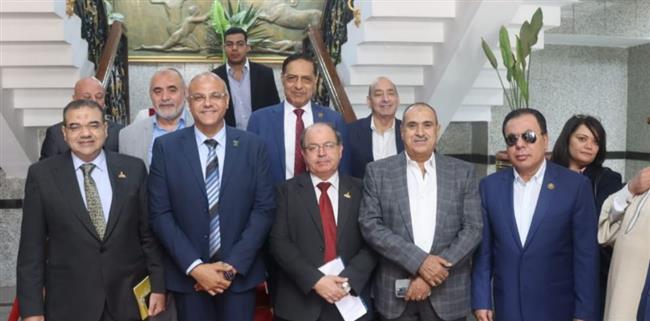 محافظ القليوبية يستقبل أعضاء مجلسي النواب والشيوخ لتقديم التهنئة