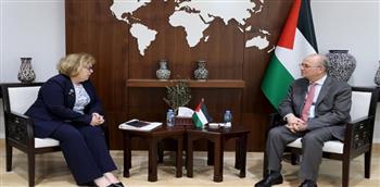   رئيس الوزراء الفلسطيني يبحث مع مساعدة وزير الخارجية الأمريكي جهود وقف الحرب في غزة