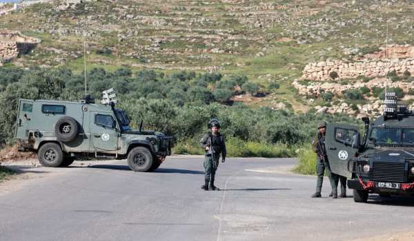 الاحتلال الإسرائيلي يقتحم قرية المغير شرق رام الله ويغلق مدخلها الرئيسي