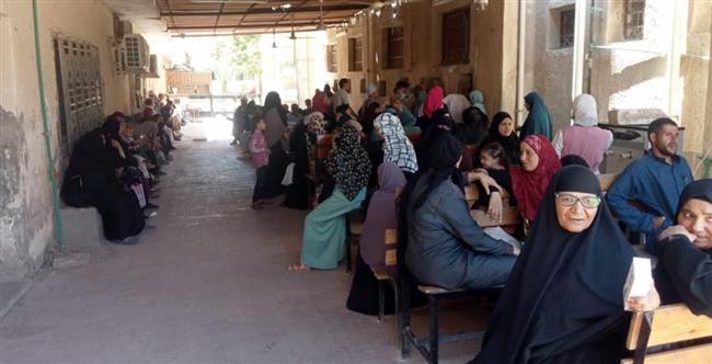 رفع كفاءة ساحة انتظار المترددين على صيدلية العلاج بمستشفى الفيوم العام