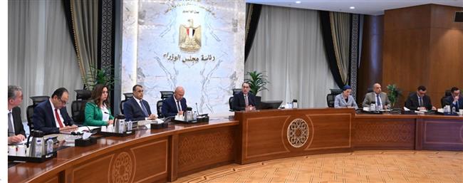 رئيس الوزراء يترأس الاجتماع الأول للمجموعة الوزارية للتنمية الصناعية