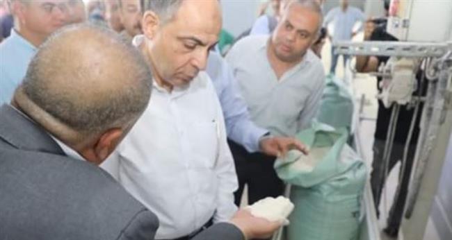 محافظ المنيا يتفقد المخابز البلدية ومطحن بني مزار لضمان جودة رغيف الخبز
