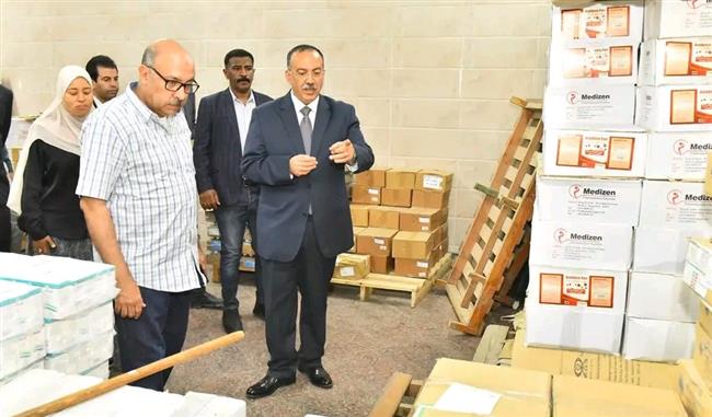 محافظ أسيوط يتفقد المخزن الإقليمي للأدوية