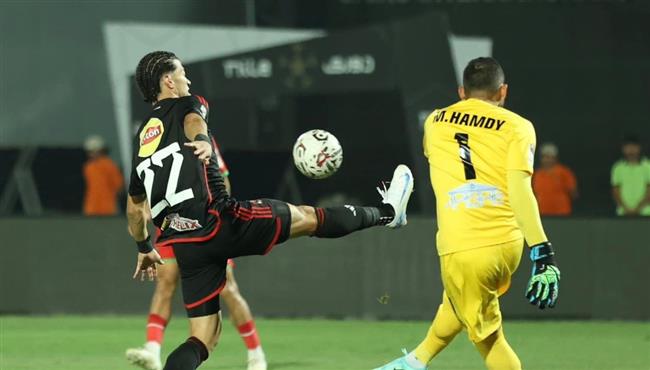 الدوري المصري .. انتهاء الشوط الأول بين الأهلي ومودرن سبورت بالتعادل 1-1