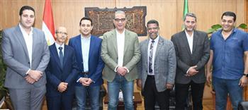 محافظ الفيوم يستقبل وفداً من نقابتي الأسنان والأطباء البيطريين للتهنئة بتجديد الثقة 