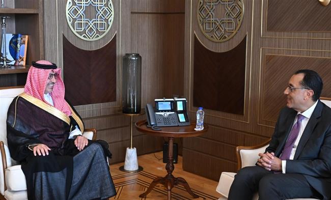 رئيس الوزراء يلتقي سفير المملكة العربية السعودية بالقاهرة