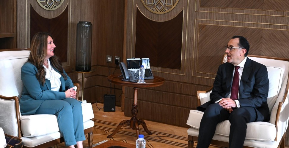 رئيس الوزراء يلتقي سفيرة الولايات المتحدة الأمريكية بالقاهرة