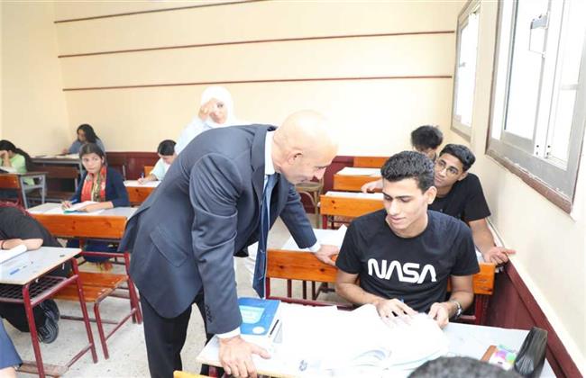 اليوم.. طلاب الثانوية العامة يؤدون امتحانات "الأحياء" و"الرياضيات التطبيقية" و"الفلسفة"