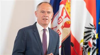 وزير الداخلية النمساوي: 140 طالب لجوء من سوريا وأفغانستان في العام الماضي
