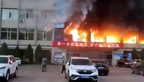 مصرع 16 شخصا جراء اندلاع حريق في مركز للتسوق بالصين