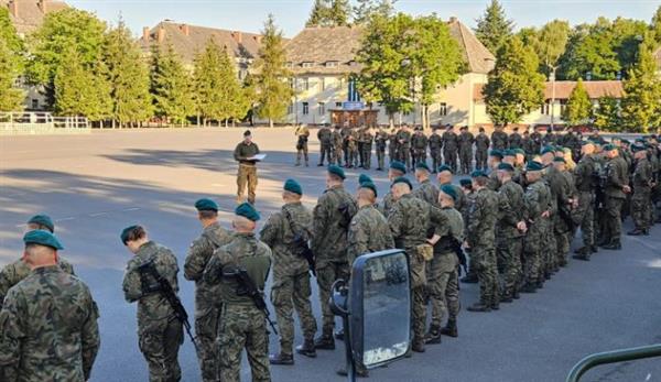 بولندا تعتزم نشر مزيد من الجنود على طول حدودها مع بيلاروسيا