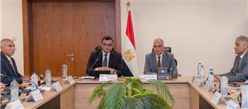 وزيرا الإسكان والري يبحثان موقف تنفيذ وتشغيل محطات تحلية مياه البحر بالمناطق الساحلية