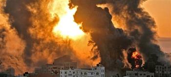 شهيدان ومصابون إثر قصف إسرائيلي استهدف سيارة في دير البلح وسط غزة