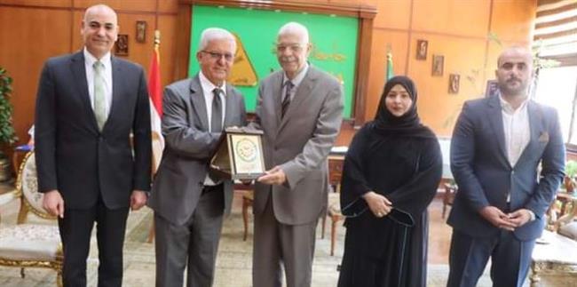 رئيس جامعة المنوفية يلتقي وفد المجلس العربى للتدريب والإبداع الطلابى 