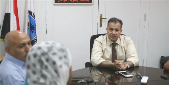 مناقشة ميكنة الخدمات بمستشفيات جامعة جنوب الوادى