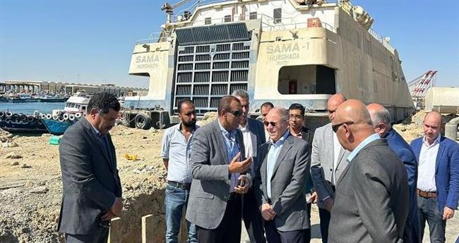 نائب وزير النقل تتفقد مشروعات ميناء بورتوفيق بالسويس